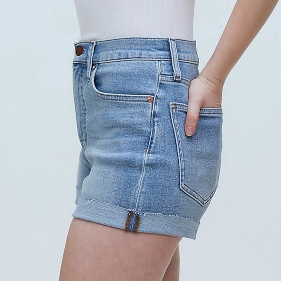 Madewell Pants - NEW! MADEWELL High-Rise Cut Off Cuffed Denim Jean Shorts.
